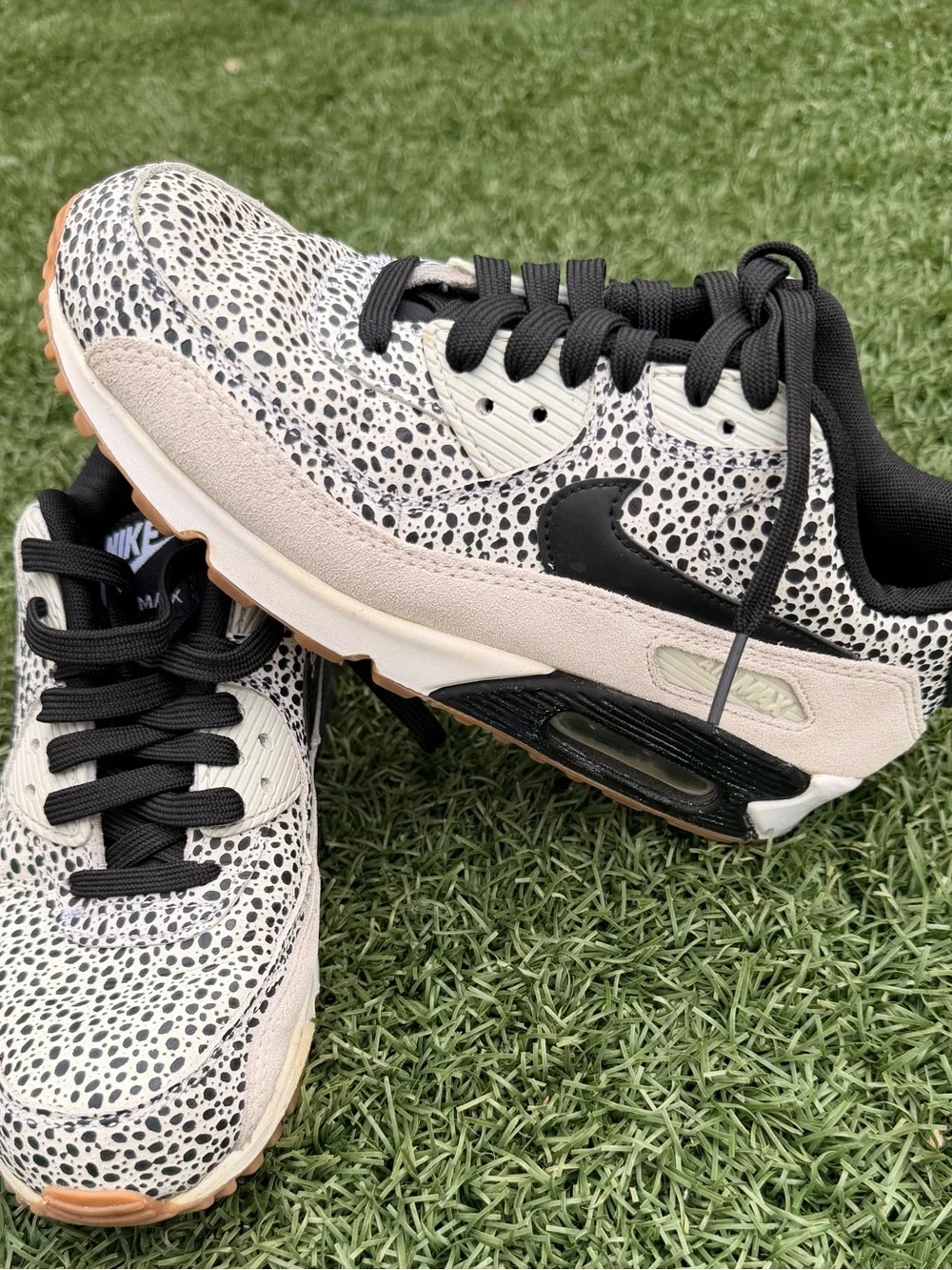 Nike Women’s Black & Cream Speckled Air Max Sneakers